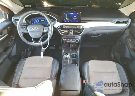 2021 Ford Escape Titanium z USA, uszkodzony, nr VIN 1FMCU9DZ7MUA27575